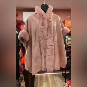 Elegant Pink Fur-Trimmed Women's Coat/ Belt